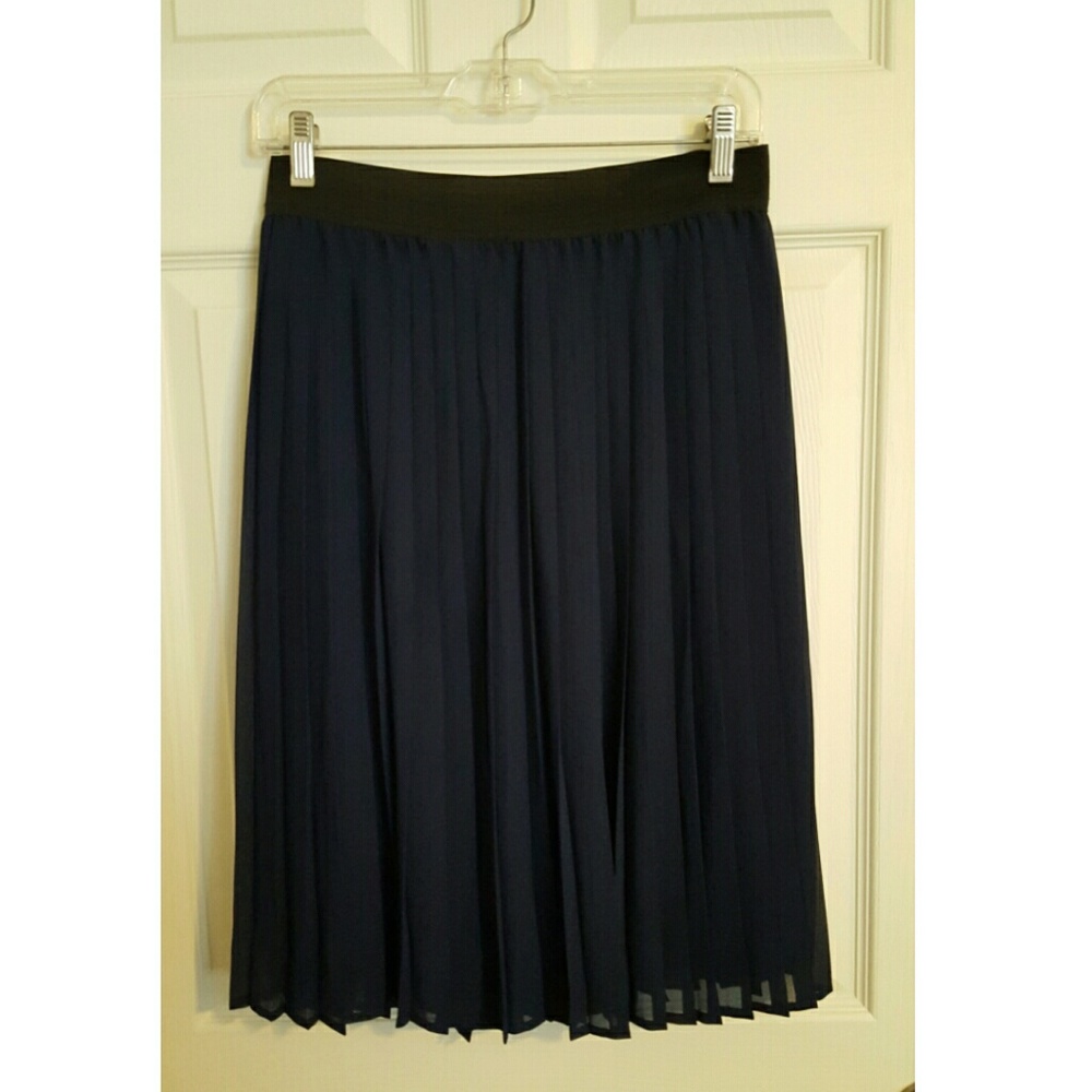 Flowy Navy Skirt - Picture 1 of 1